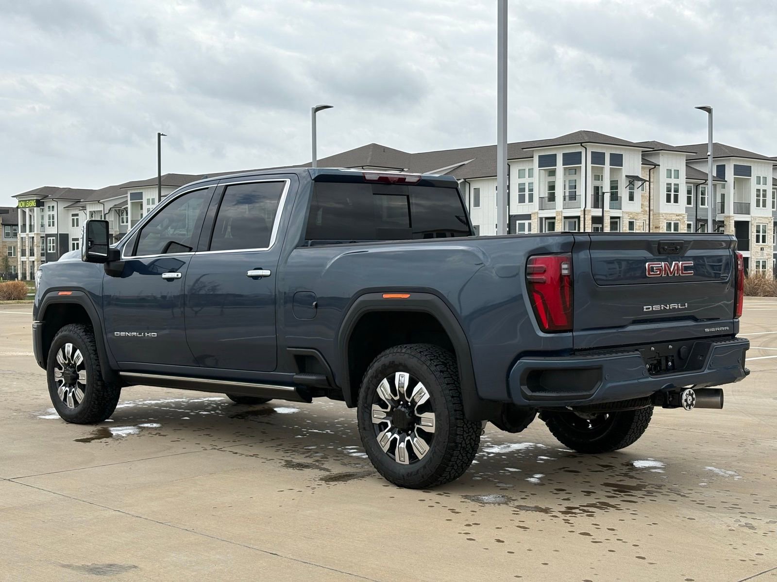 Used 2026 GMC Sierra 2500 Denali w/ Denali Reserve Package image 5
