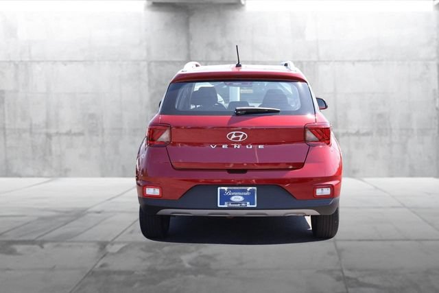 Used 2025 Hyundai Venue SEL FWD image 6