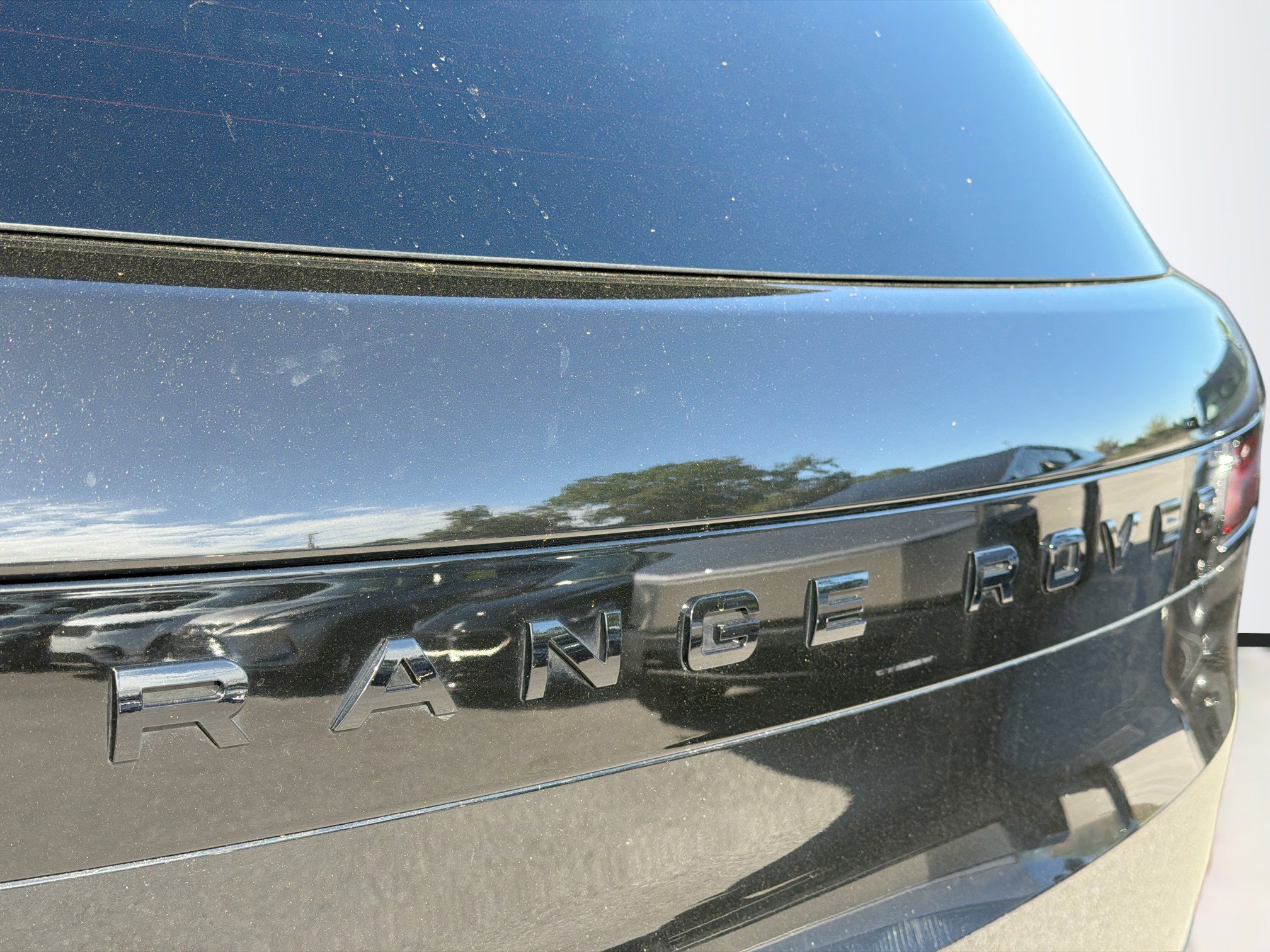 Used 2024 Land Rover Range Rover Sport SE image 11