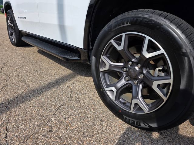 Used 2023 Jeep Wagoneer Series III w/ Preferred Equipment Group image 40