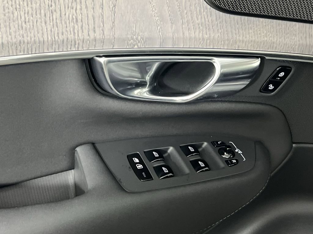 New 2026 Volvo XC90 B6 Ultra w/ Protection Package image 13