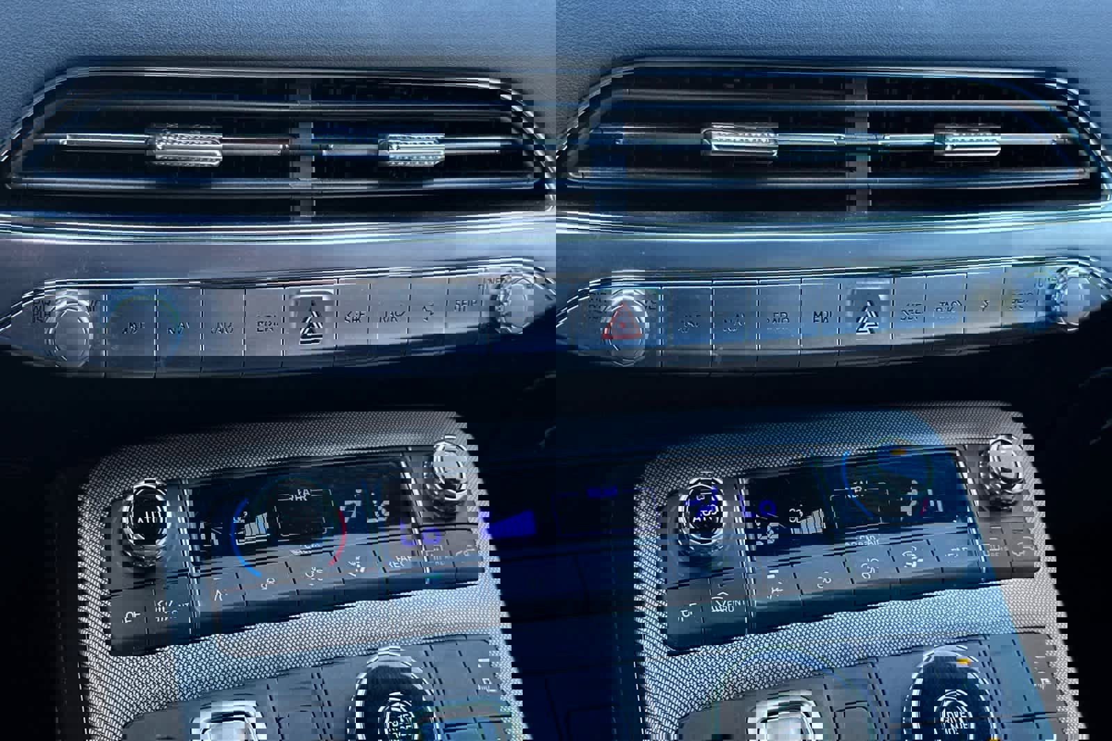 Used 2022 Hyundai Palisade Limited w/ Cargo Package image 24