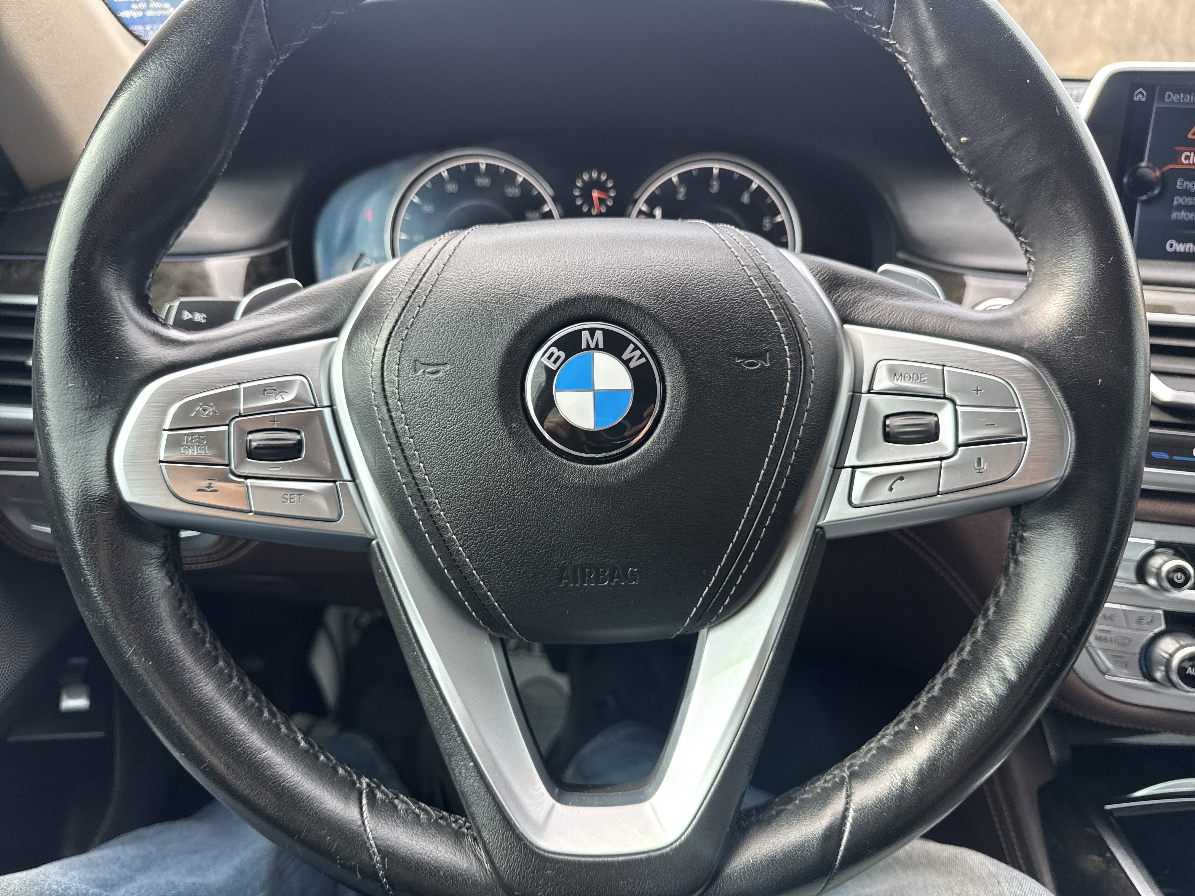 Used 2016 BMW 750i xDrive image 24