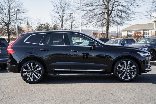 Used 2023 Volvo XC60 B6 Ultimate w/ Protection Package Premier image 4