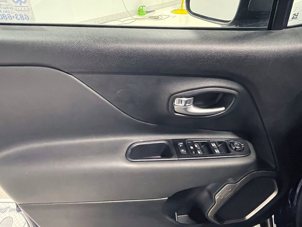 Used 2021 Jeep Renegade Limited image 20