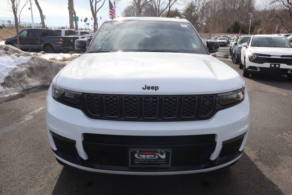 Used 2024 Jeep Grand Cherokee L Summit AWD/4WD image 3