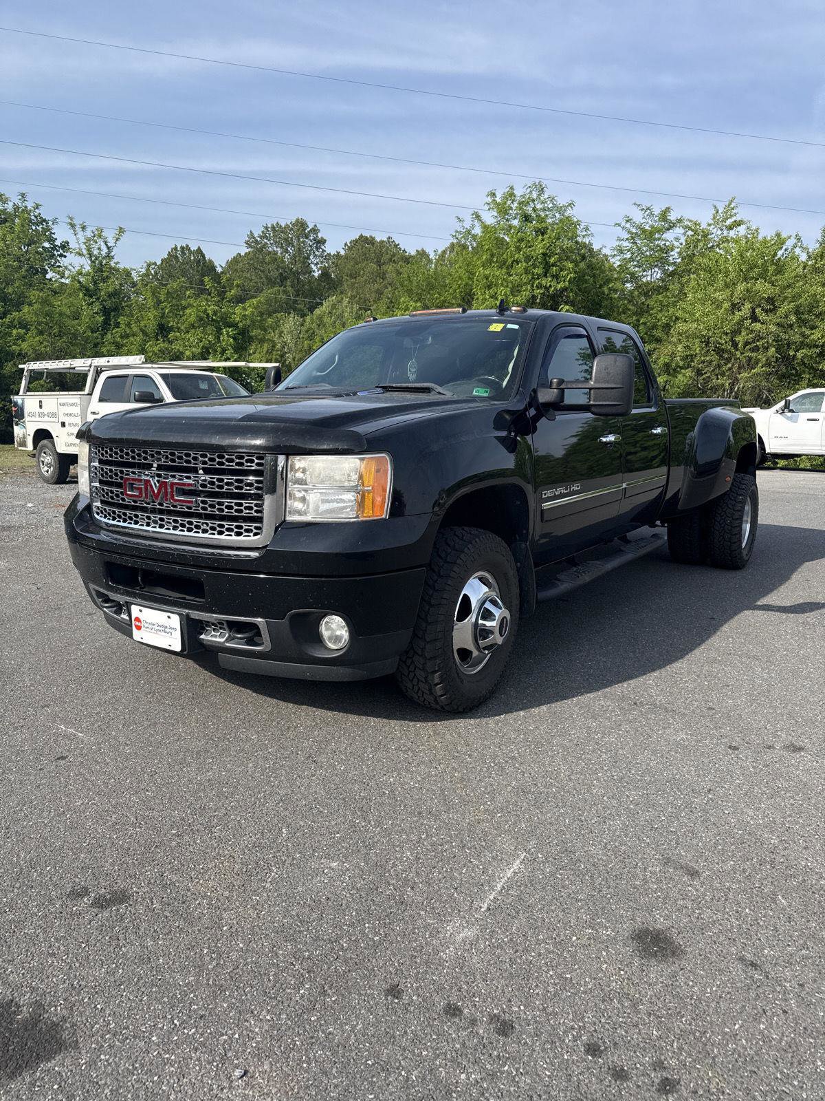 Used 2011 GMC Sierra 3500 Denali AWD/4WD image 3