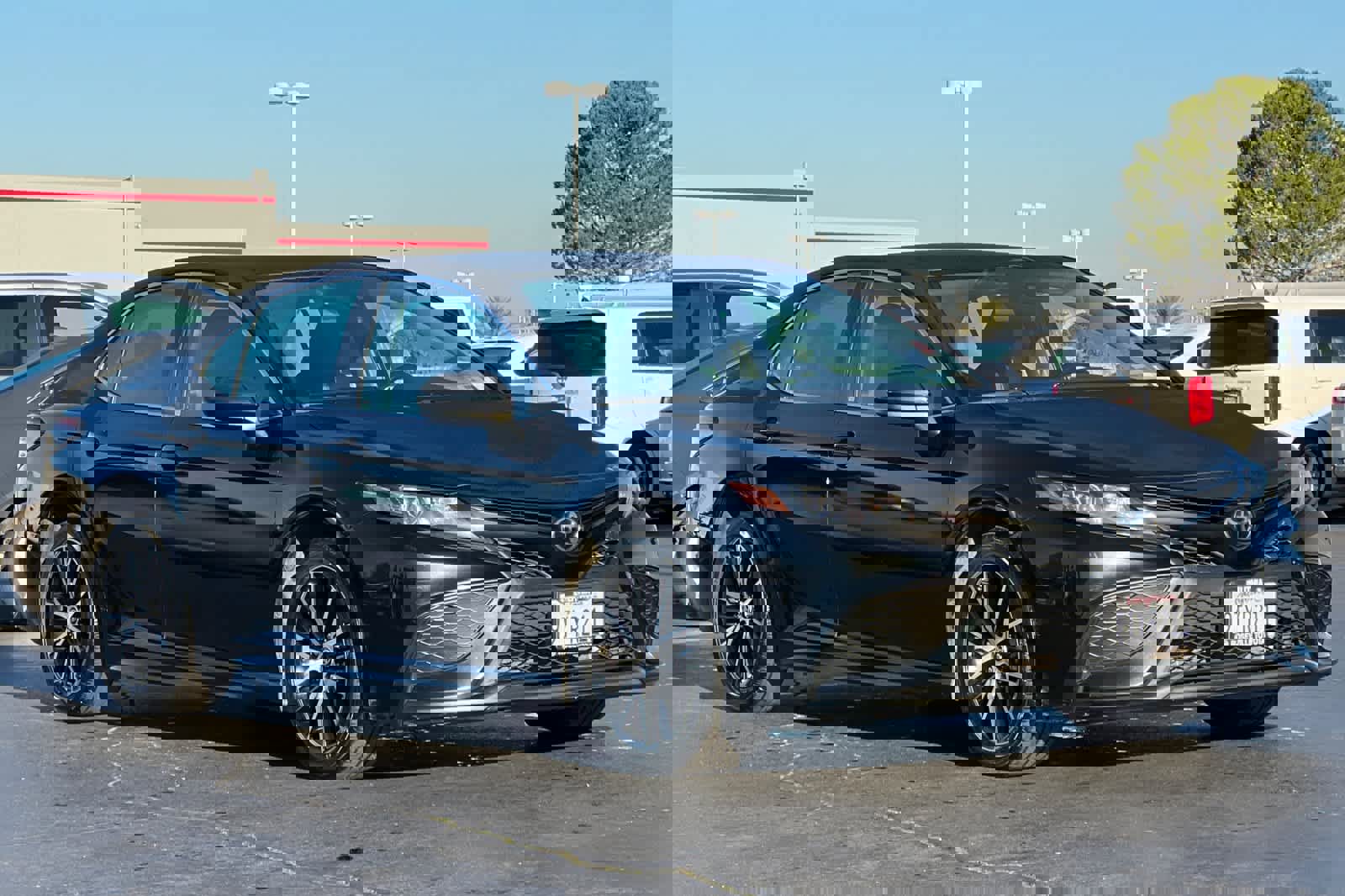 Used 2021 Toyota Camry SE image 5