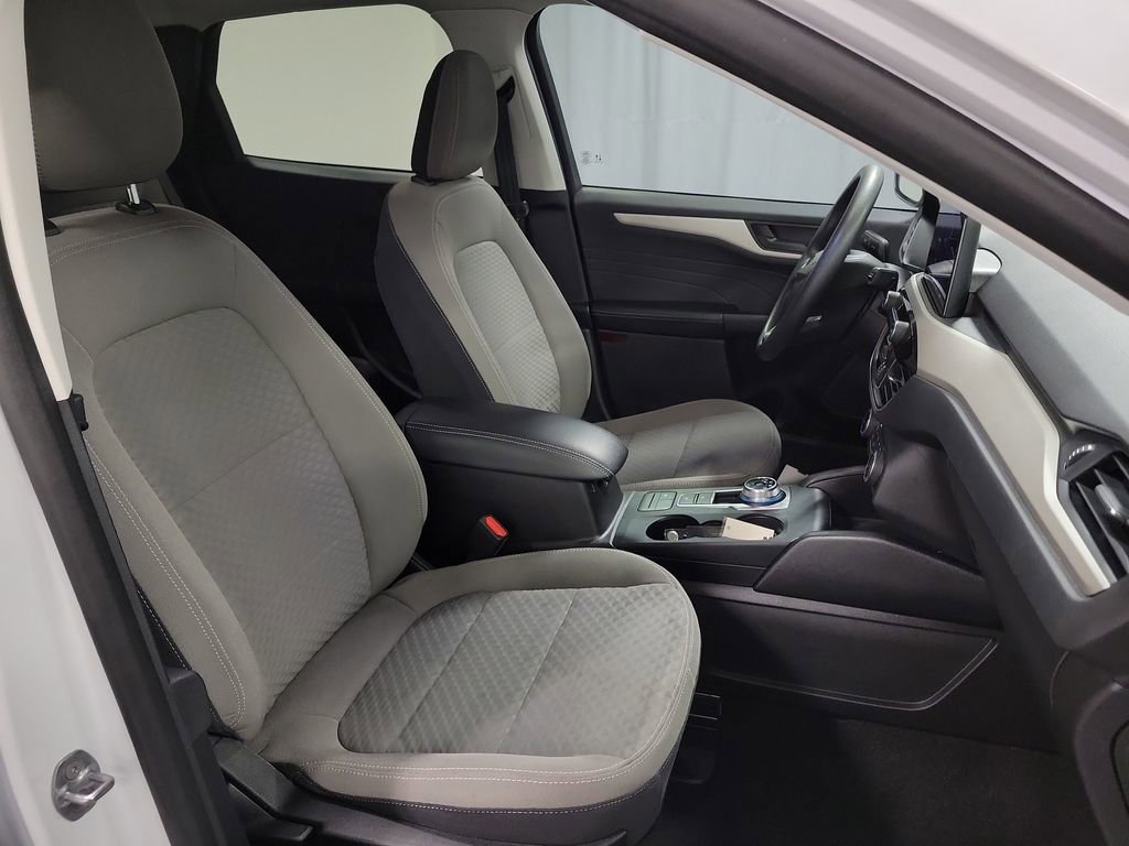 Used 2022 Ford Escape SE image 25