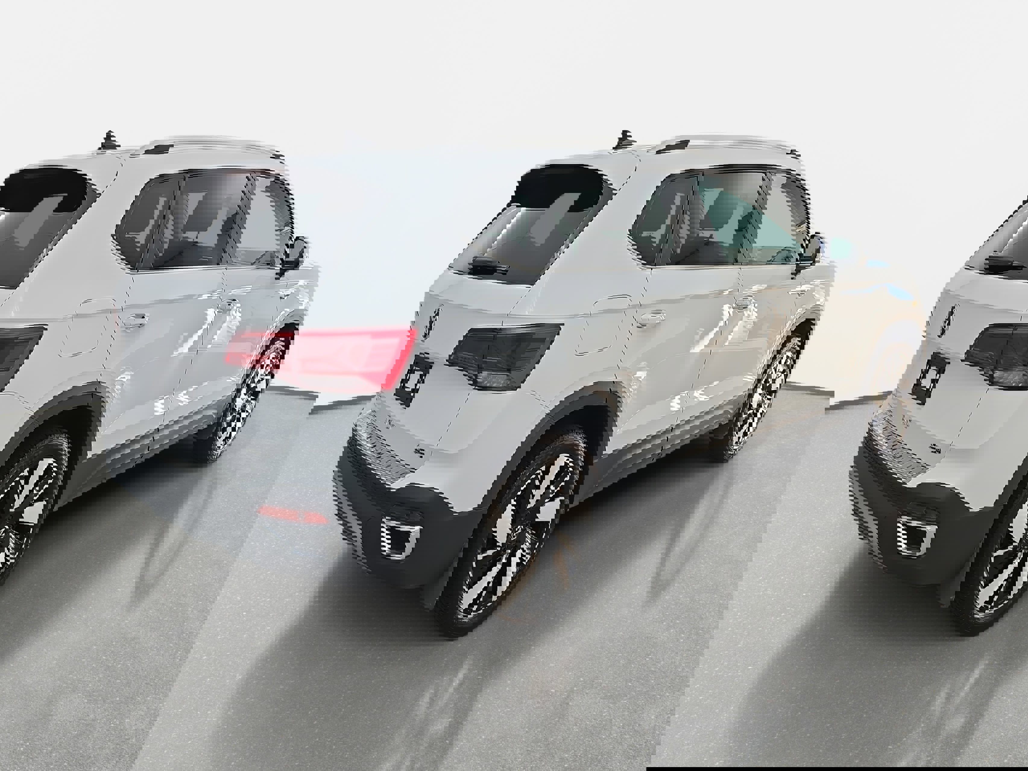 Certified 2024 Volkswagen Taos SEL image 3