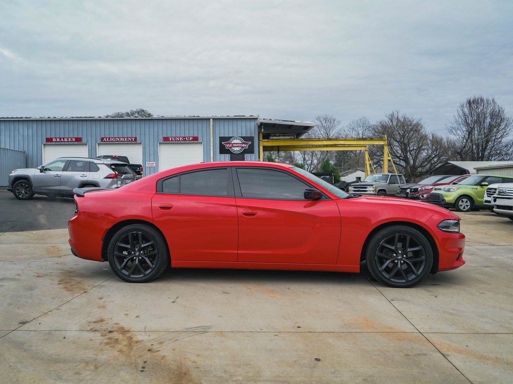 Used 2021 Dodge Charger SXT w/ Blacktop Package image 3