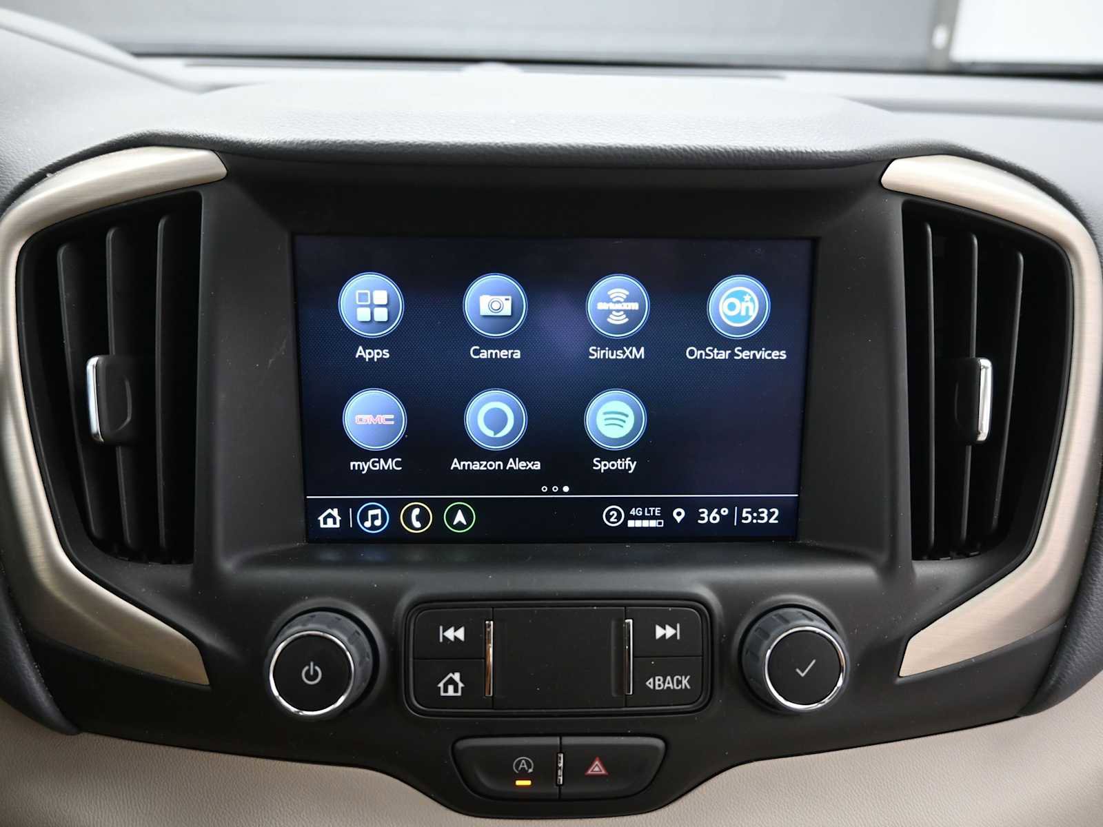 Used 2024 GMC Terrain Denali w/ Denali Premium Package image 18