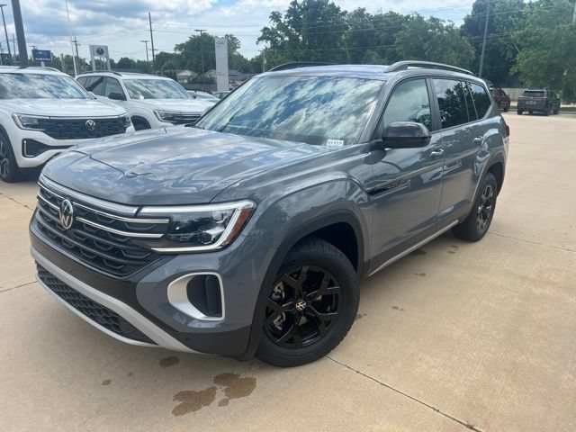 New 2026 Volkswagen Atlas Peak Edition AWD/4WD image 3