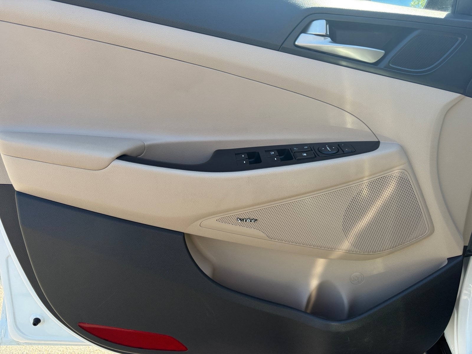 Used 2018 Hyundai Tucson SEL Plus w/ Cargo Package AWD/4WD image 14