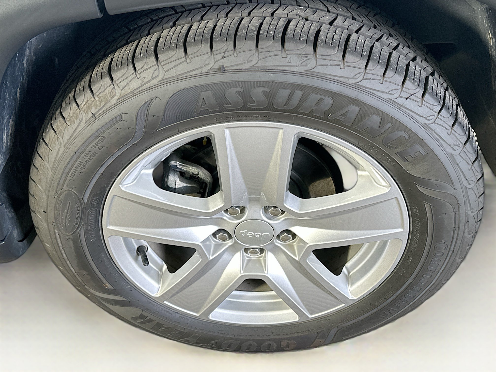 Used 2022 Jeep Compass Latitude FWD image 11