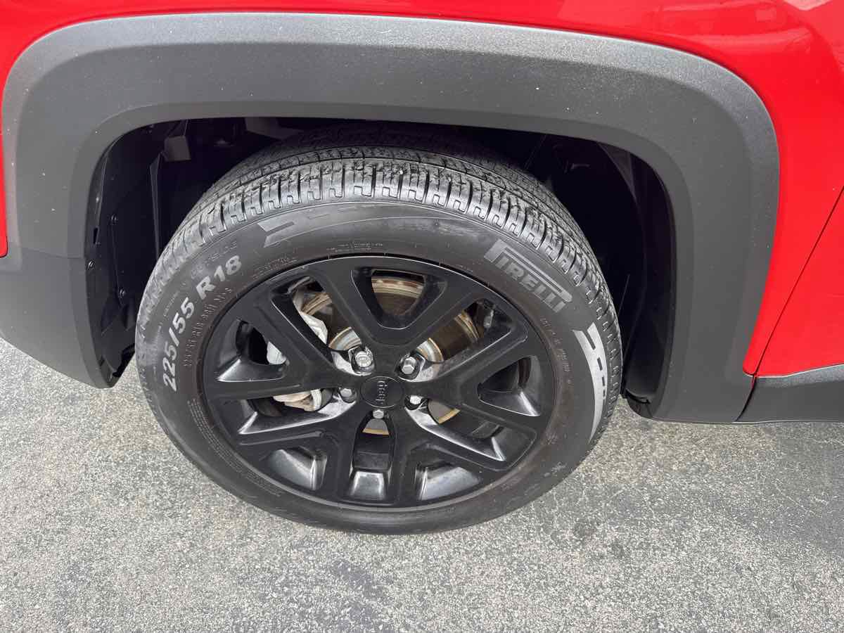 Used 2017 Jeep Renegade Altitude FWD image 18