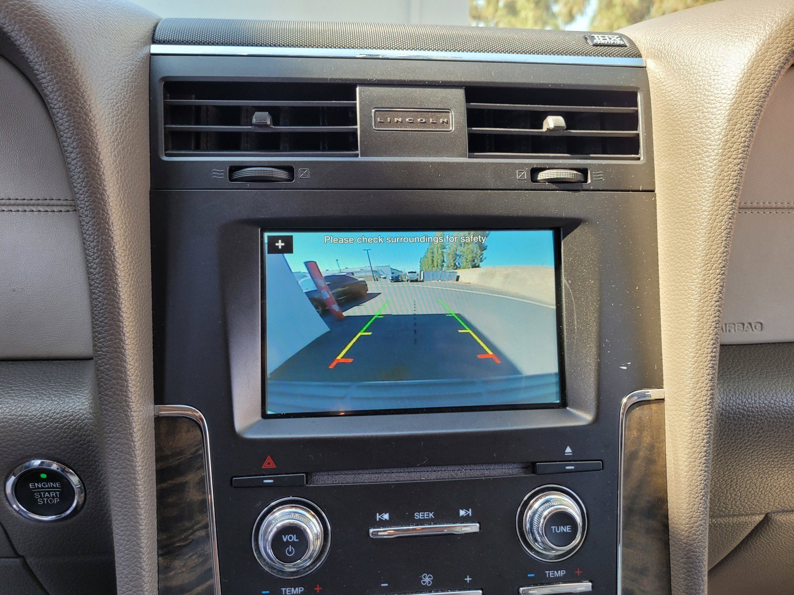 Used 2016 Lincoln Navigator Select RWD image 19