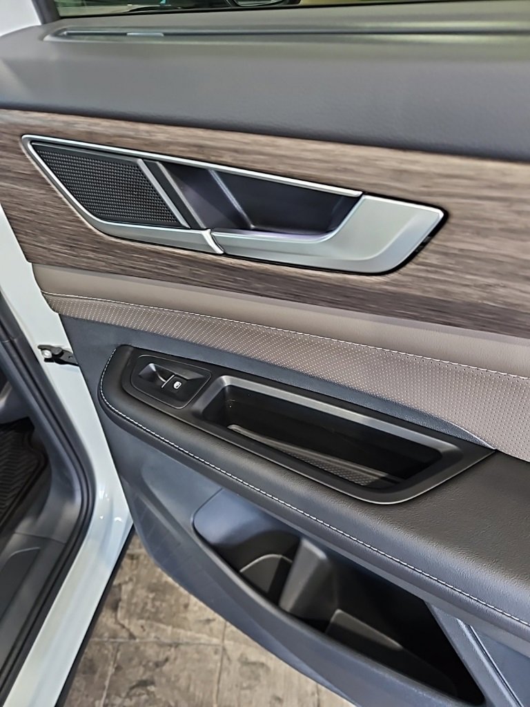 New 2026 Volkswagen Atlas SEL image 16