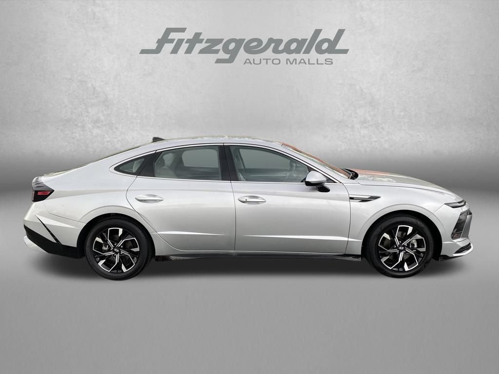 Used 2024 Hyundai Sonata SEL FWD image 3