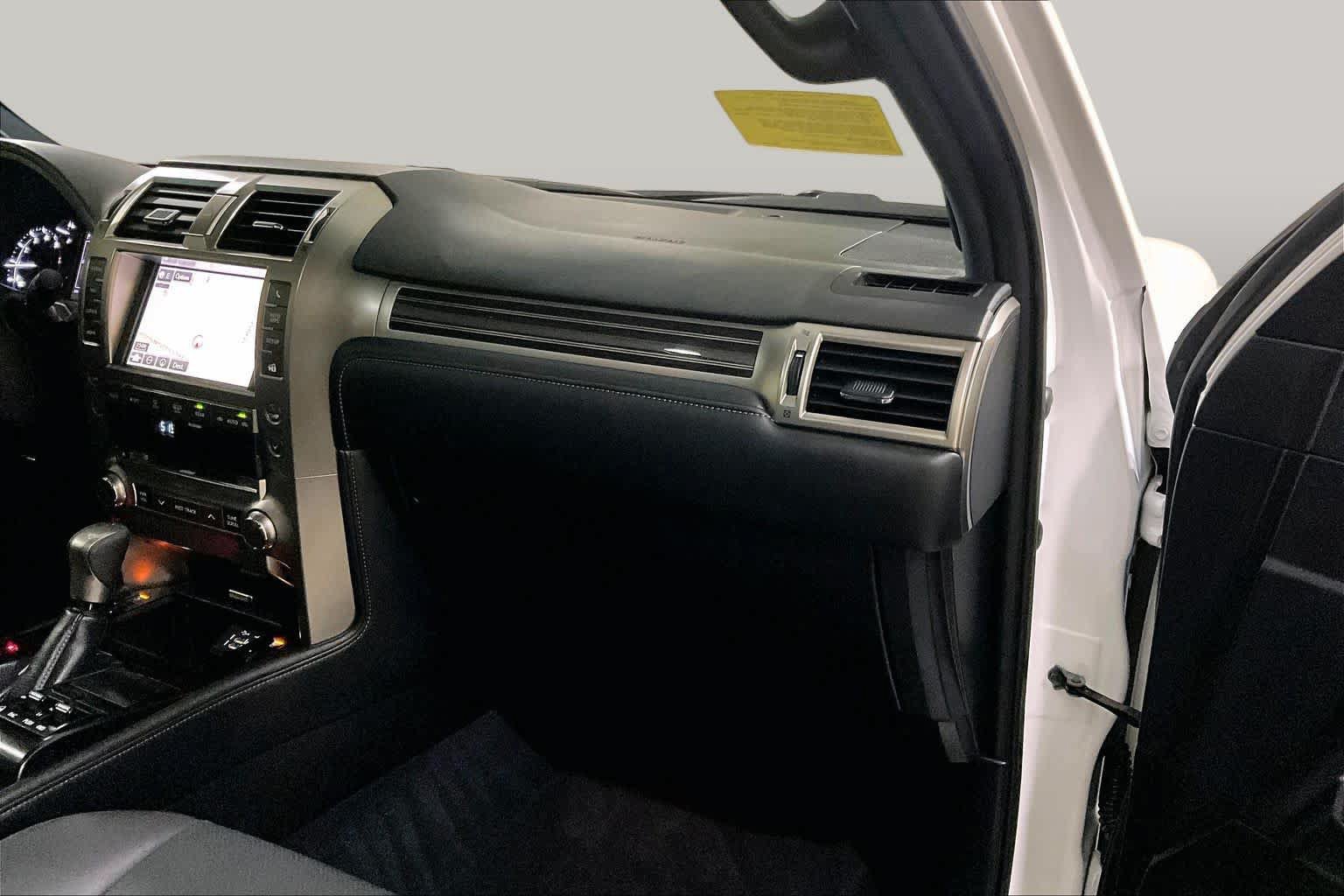 Used 2020 Lexus GX 460 Premium w/ Premium Package AWD/4WD image 18