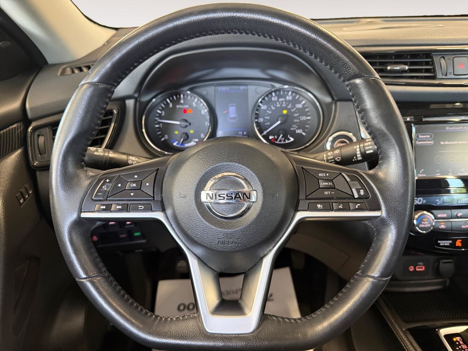 Used 2018 Nissan Rogue SL FWD image 16