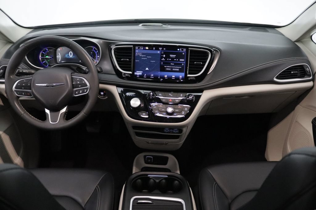 Used 2024 Chrysler Pacifica Limited FWD image 19