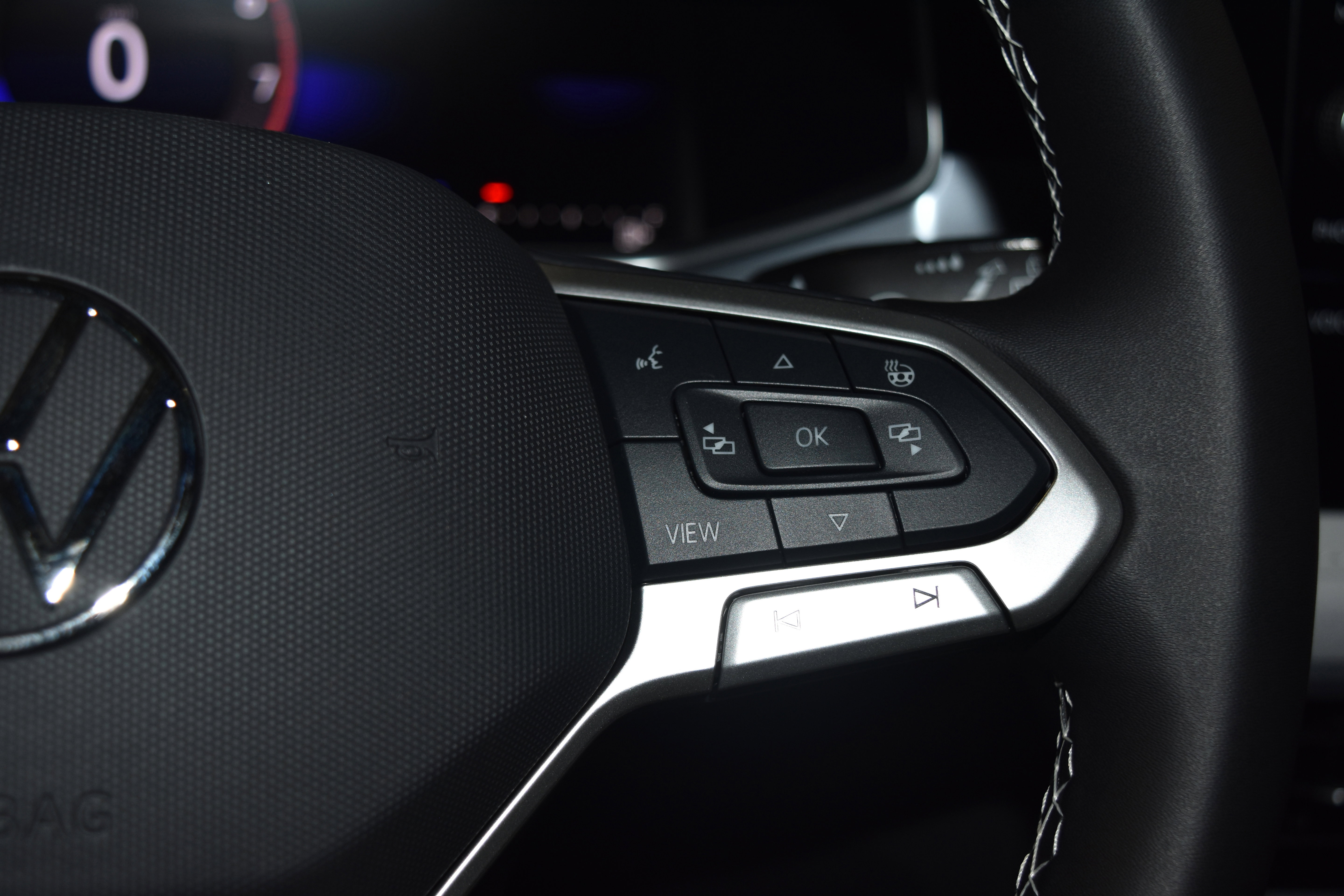 New 2025 Volkswagen Taos SE image 7