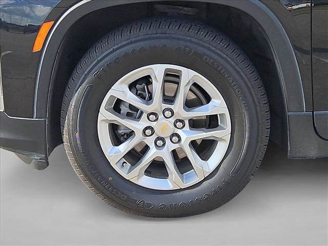 Used 2023 Chevrolet Traverse LS w/ Safety Package FWD image 13