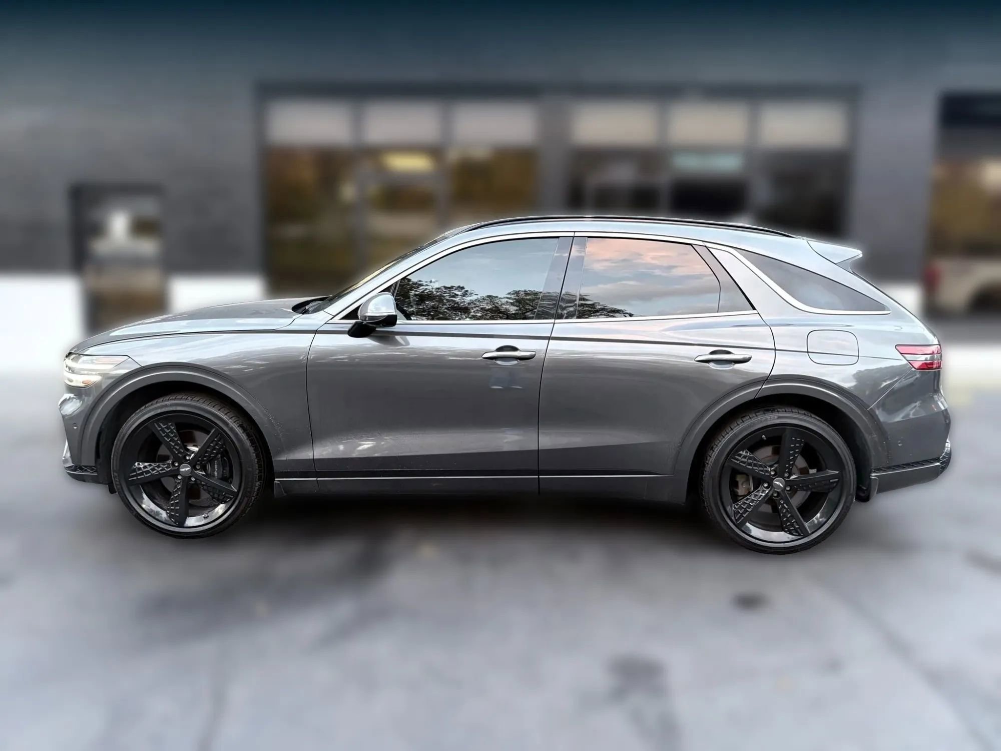 Used 2022 Genesis GV70 3.5T Sport w/ Sport Prestige Package image 2