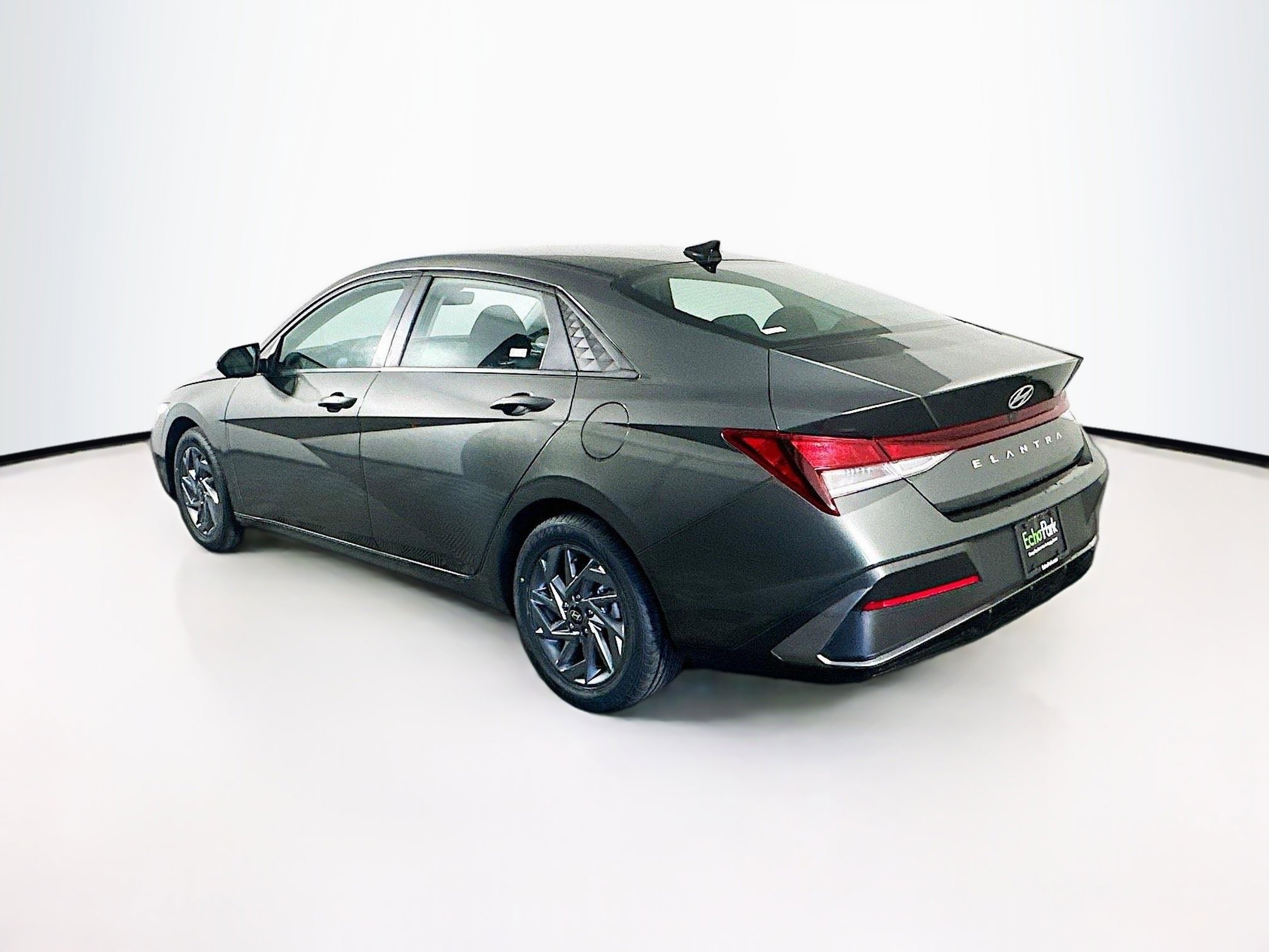 Used 2024 Hyundai Elantra SEL image 5