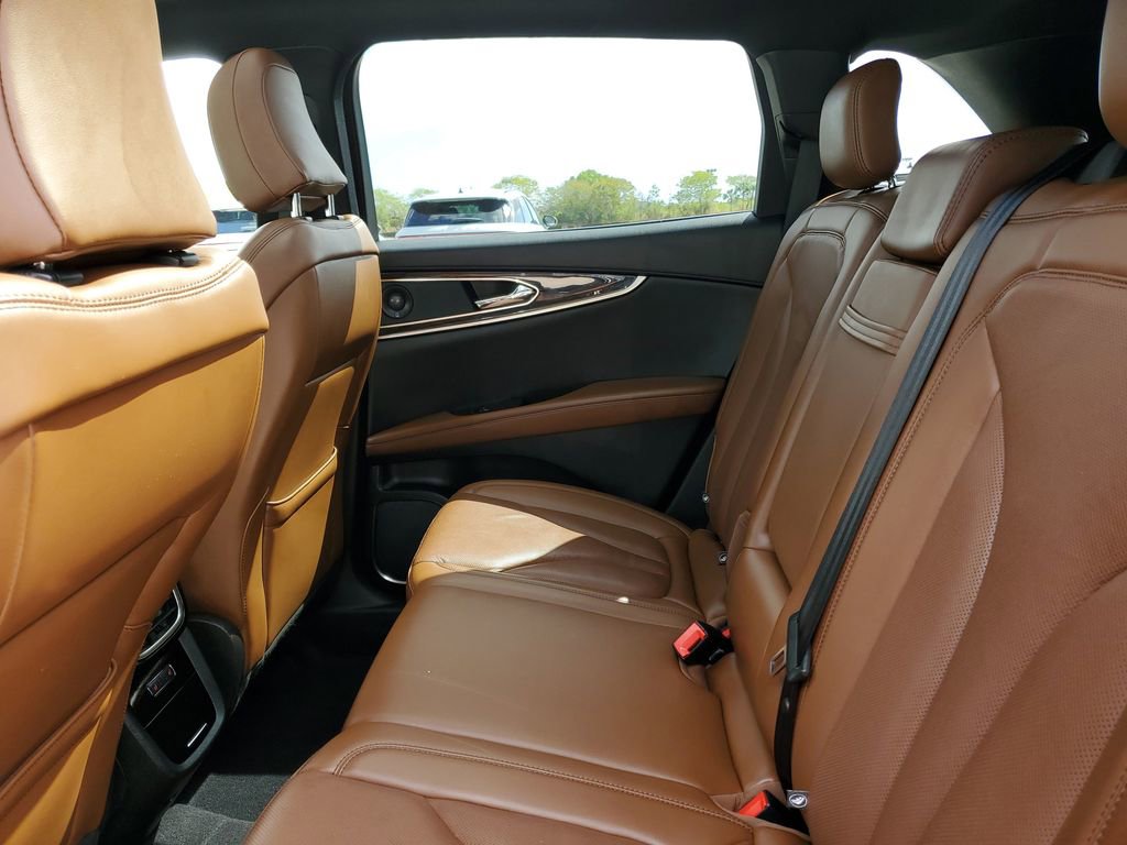 Used 2023 Lincoln Nautilus Reserve image 11