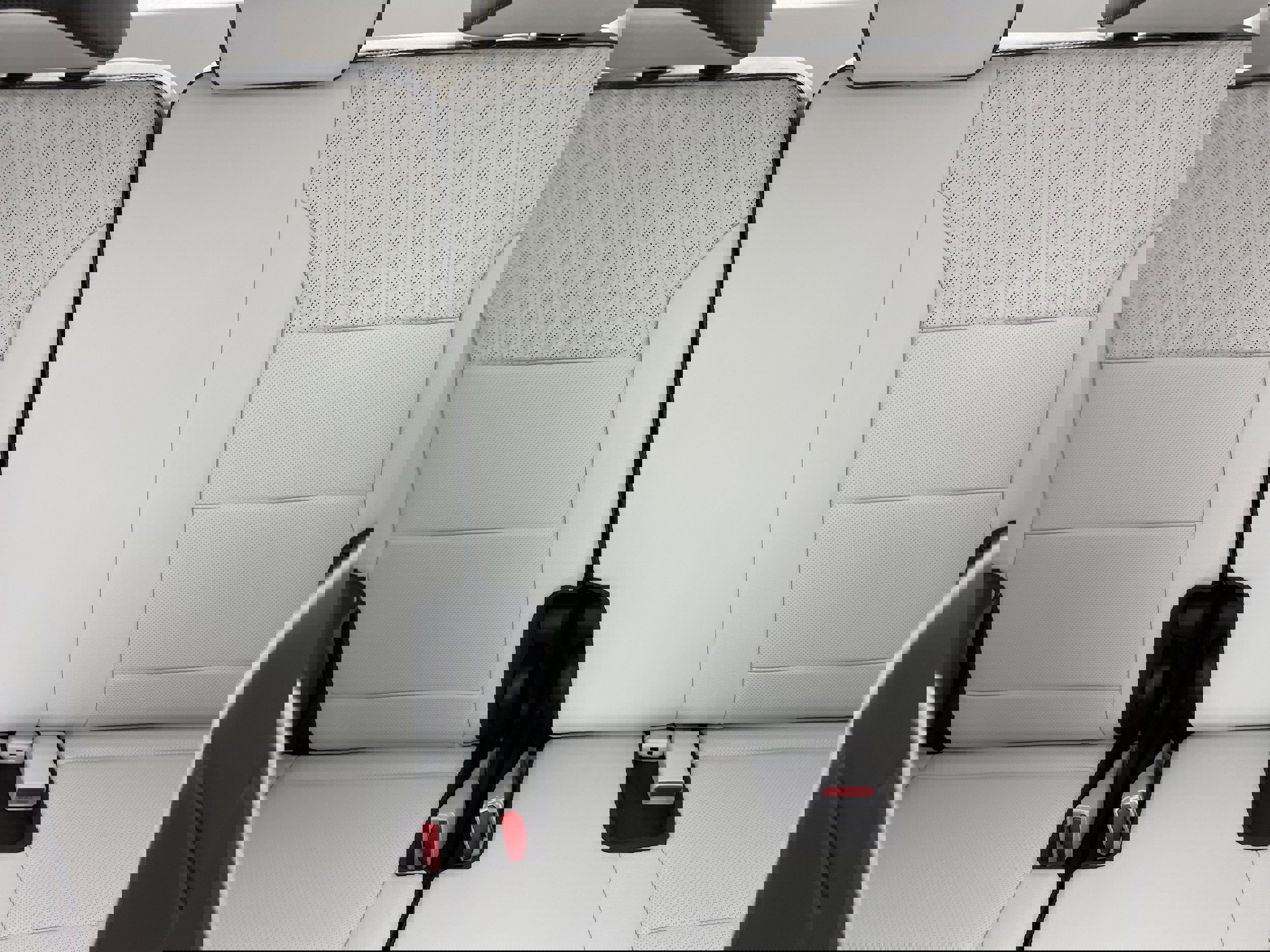 Certified 2025 GMC Acadia Denali w/ Super Cruise Package image 18