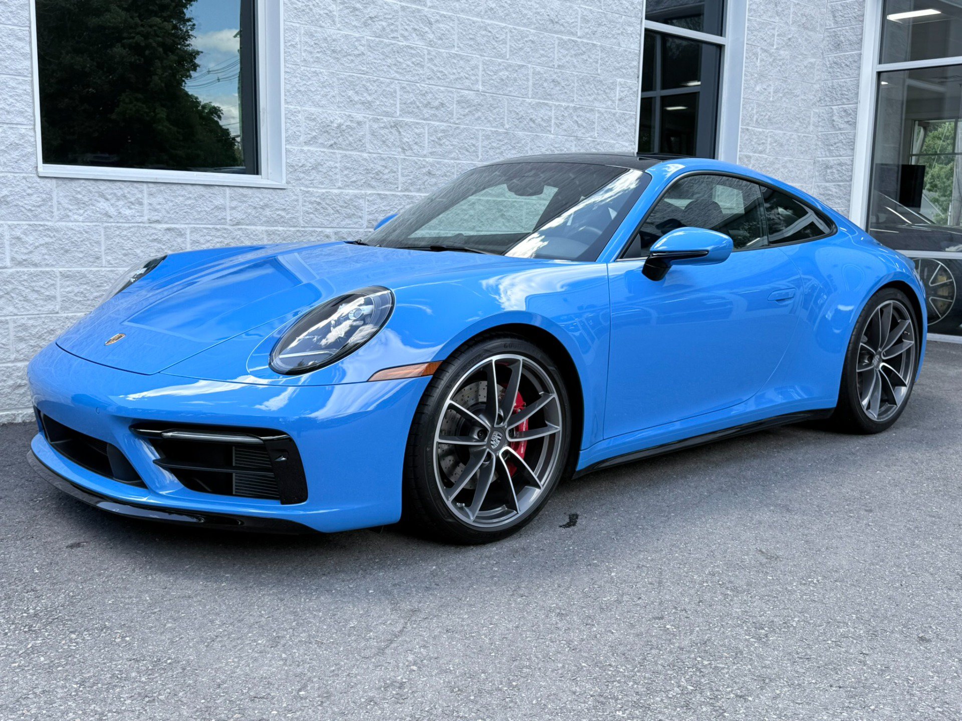 Used 2024 Porsche 911 Carrera S RWD image 3