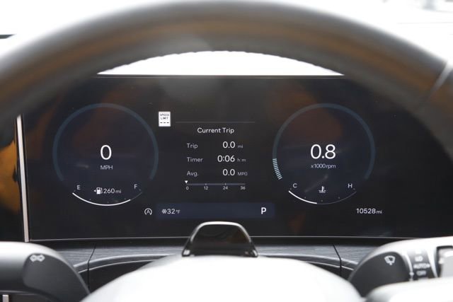 Certified 2025 Hyundai Santa Fe Limited image 32