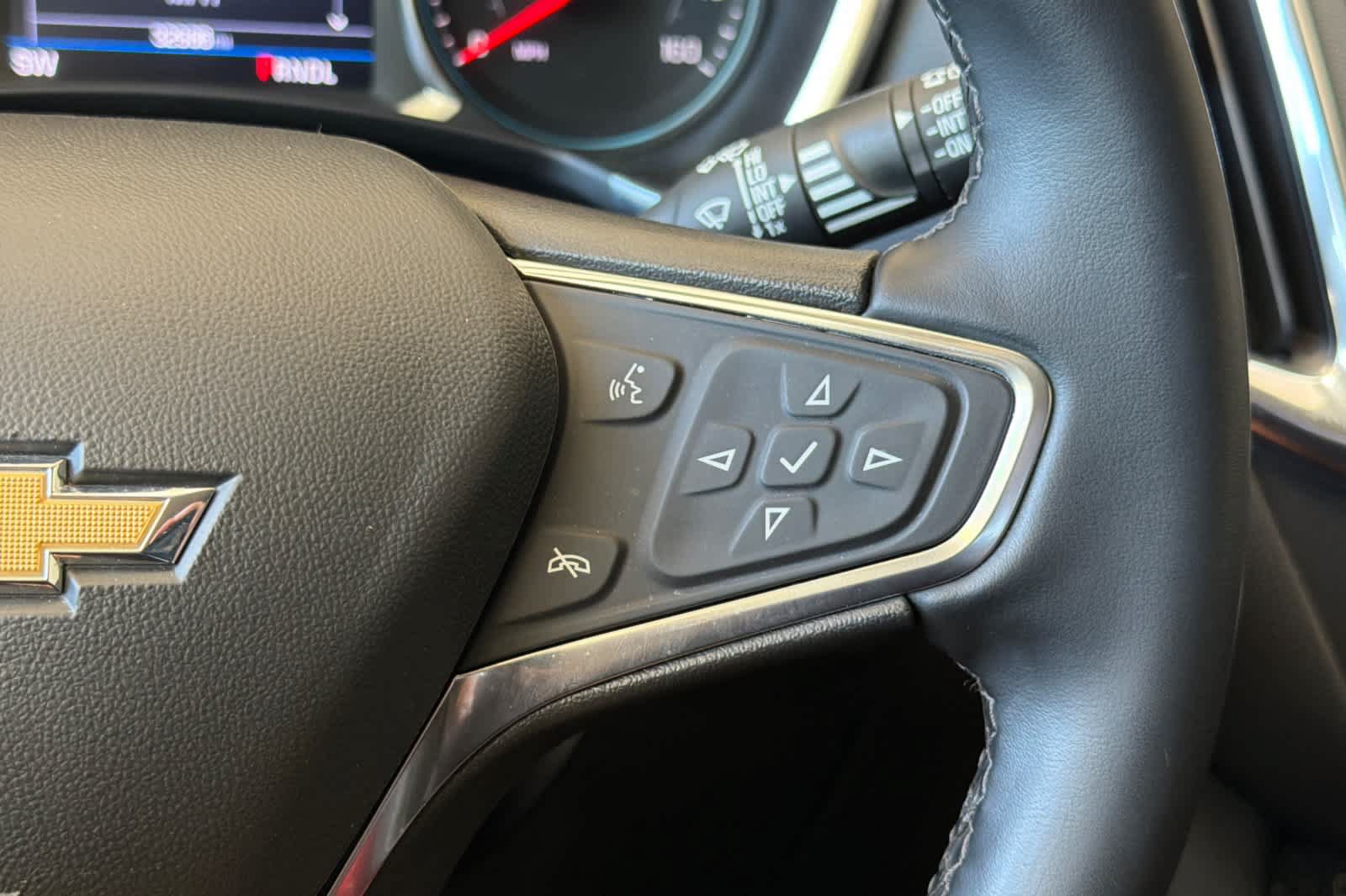 Used 2024 Chevrolet Equinox LT FWD image 27