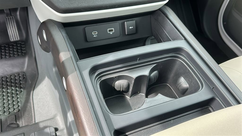 Used 2022 Land Rover Defender 90 S AWD/4WD image 16