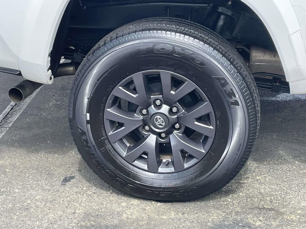 Used 2023 Toyota Tacoma SR5 w/ Technology Package image 12