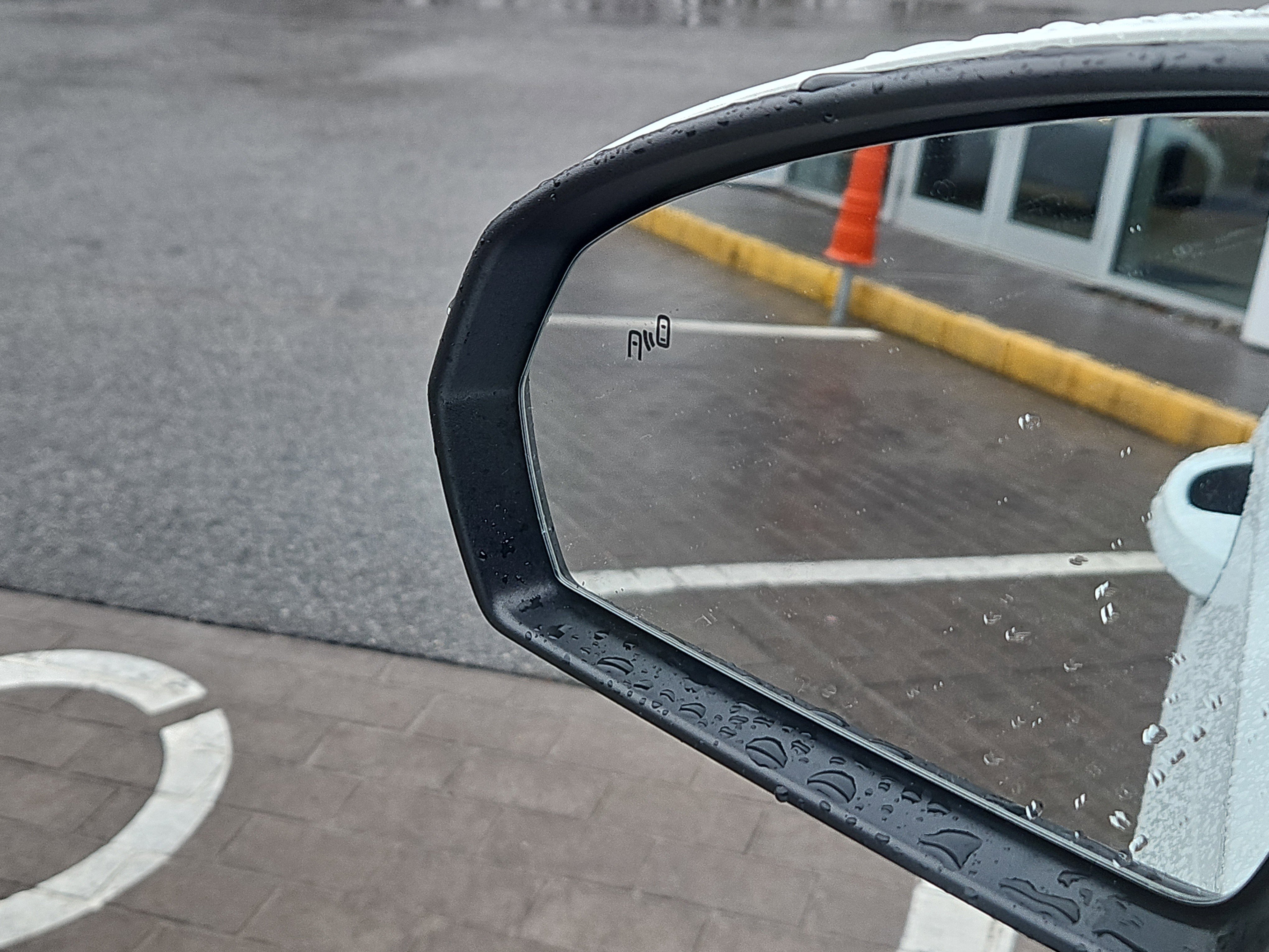 Used 2025 Volkswagen Taos SEL image 16