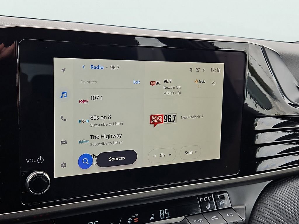 Used 2025 Toyota Camry SE w/ Convenience Package image 27