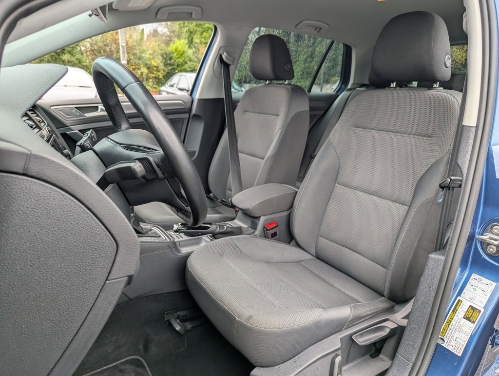 Used 2019 Volkswagen Golf S image 22