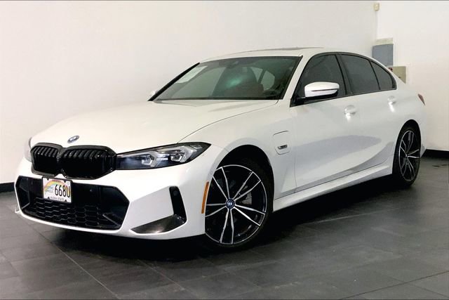 Used 2023 BMW 330e w/ M Sport Package RWD image 1