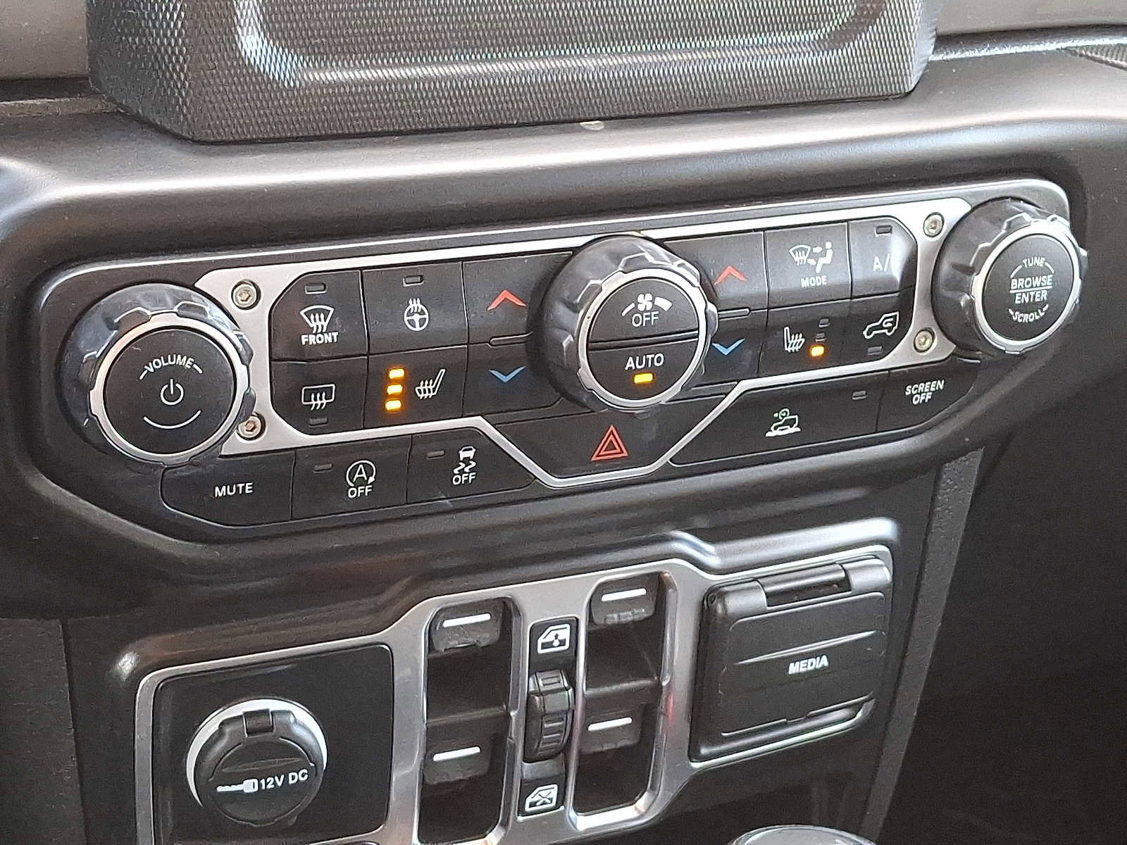 Used 2022 Jeep Wrangler Unlimited Sport image 15