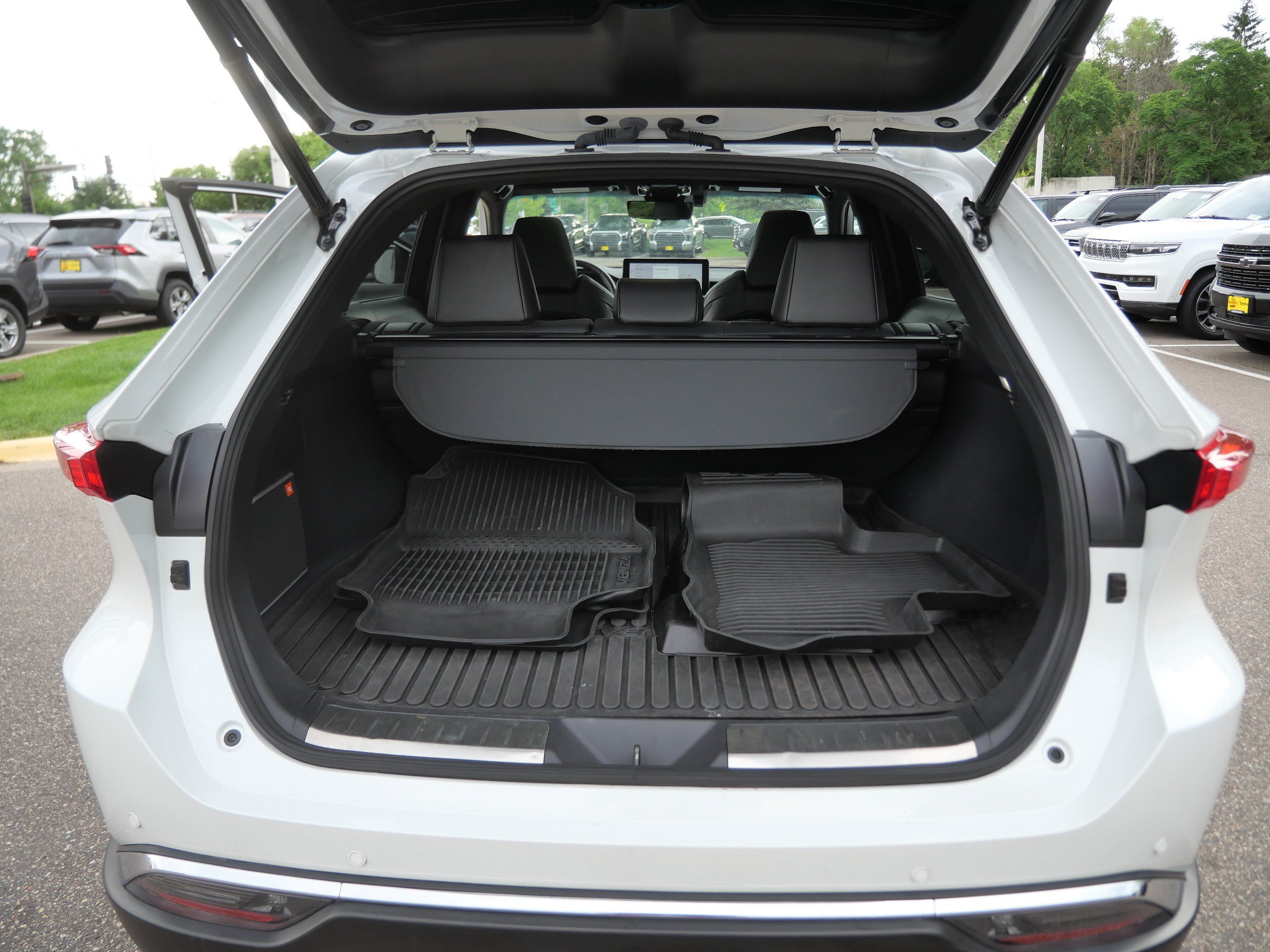 Certified 2023 Toyota Venza Limited AWD/4WD image 19