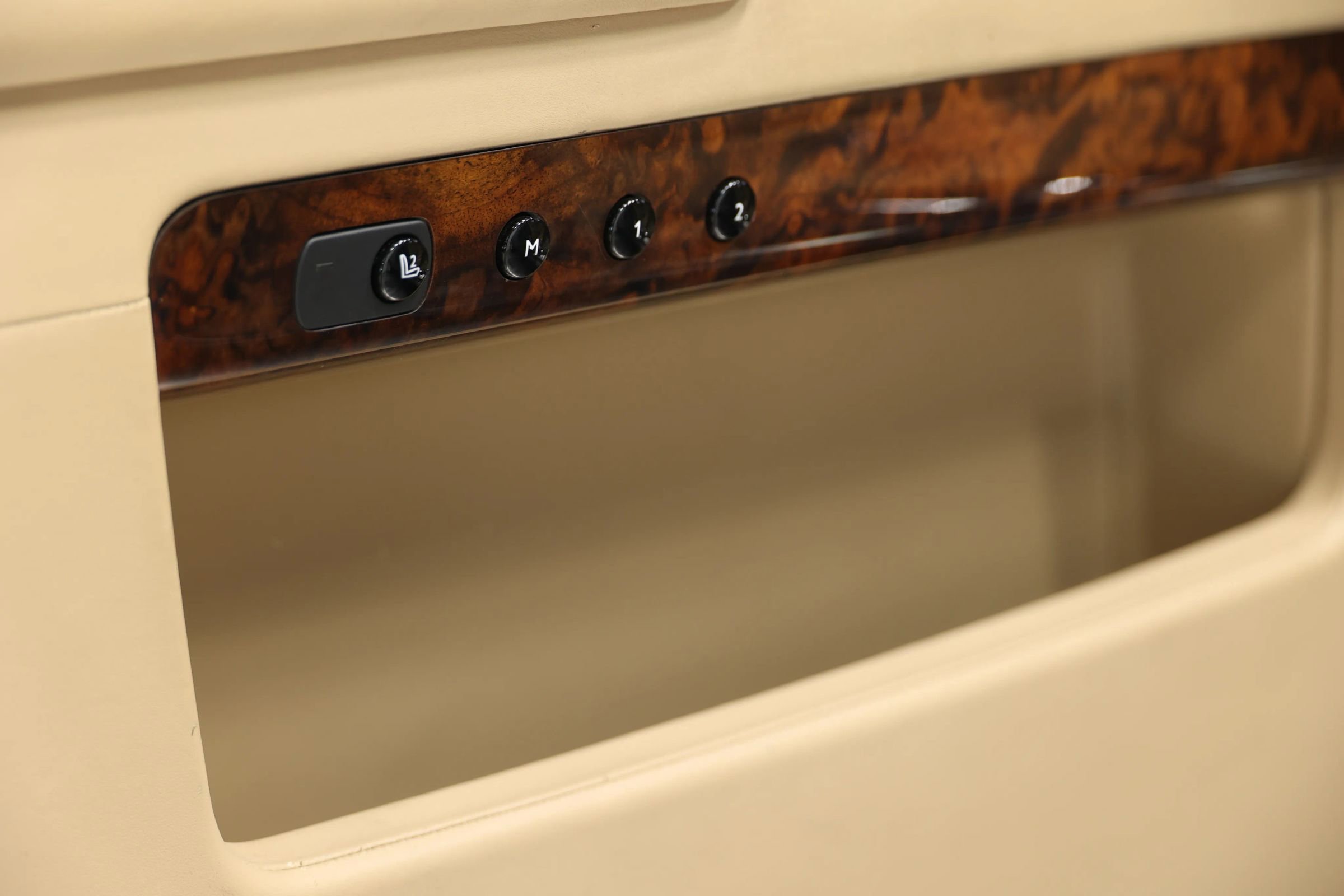 Used 2011 Rolls-Royce Ghost image 14