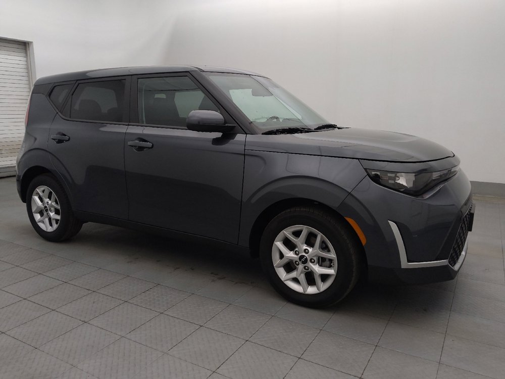 Used 2025 Kia Soul LX w/ LX Technology Package FWD image 11