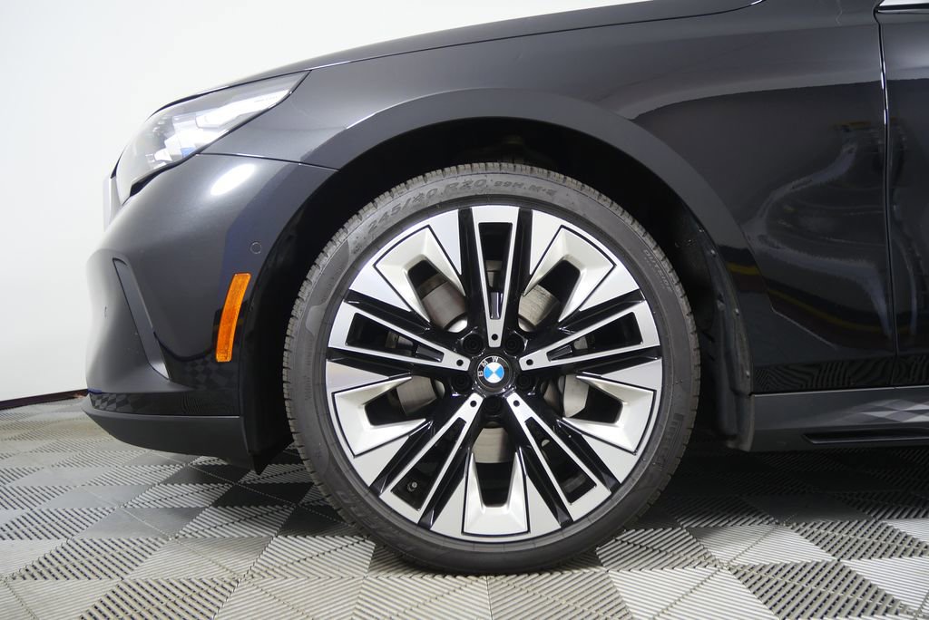 Certified 2025 BMW 530i image 7