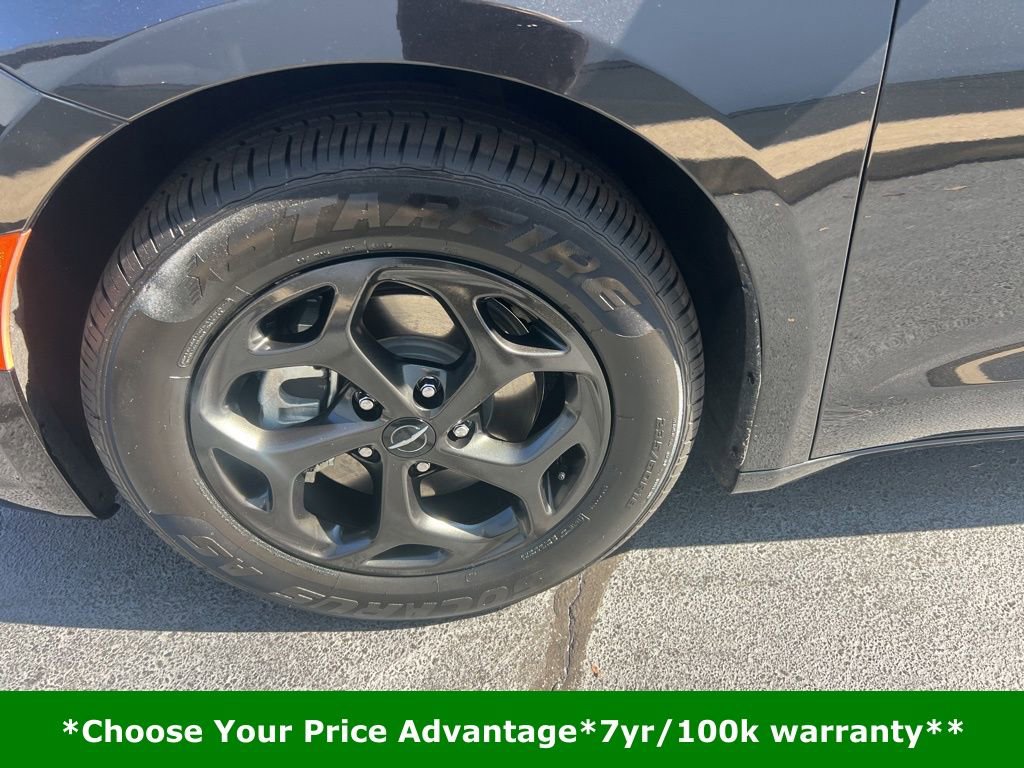 Certified 2022 Chrysler Pacifica Touring-L w/ S Appearance Package image 12