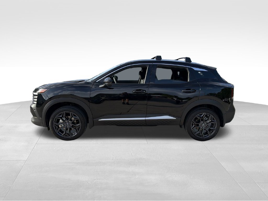 New 2026 Nissan Kicks SR w/ Cold Weather Package FWD image 4