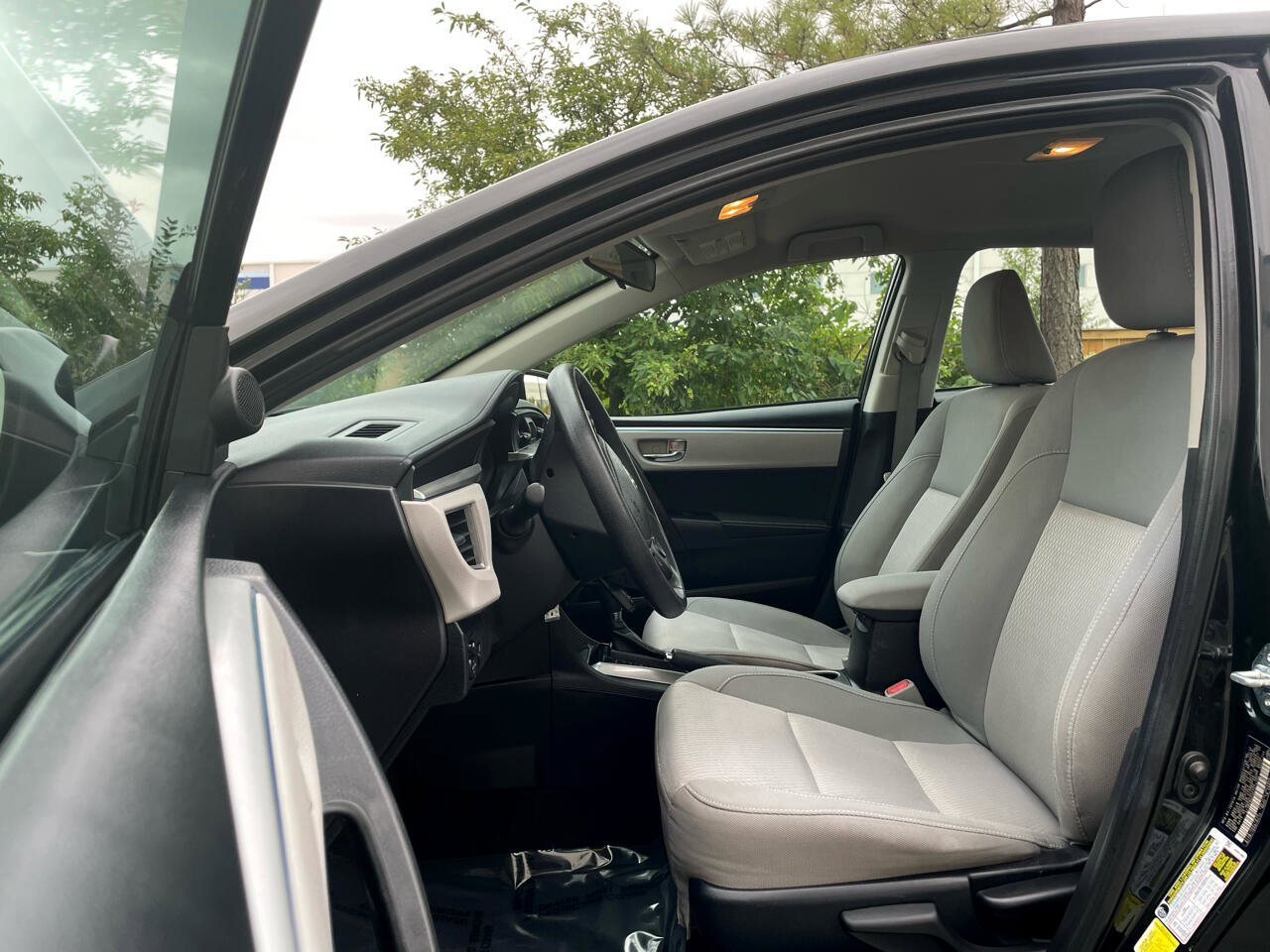Used 2014 Toyota Corolla LE Premium image 10