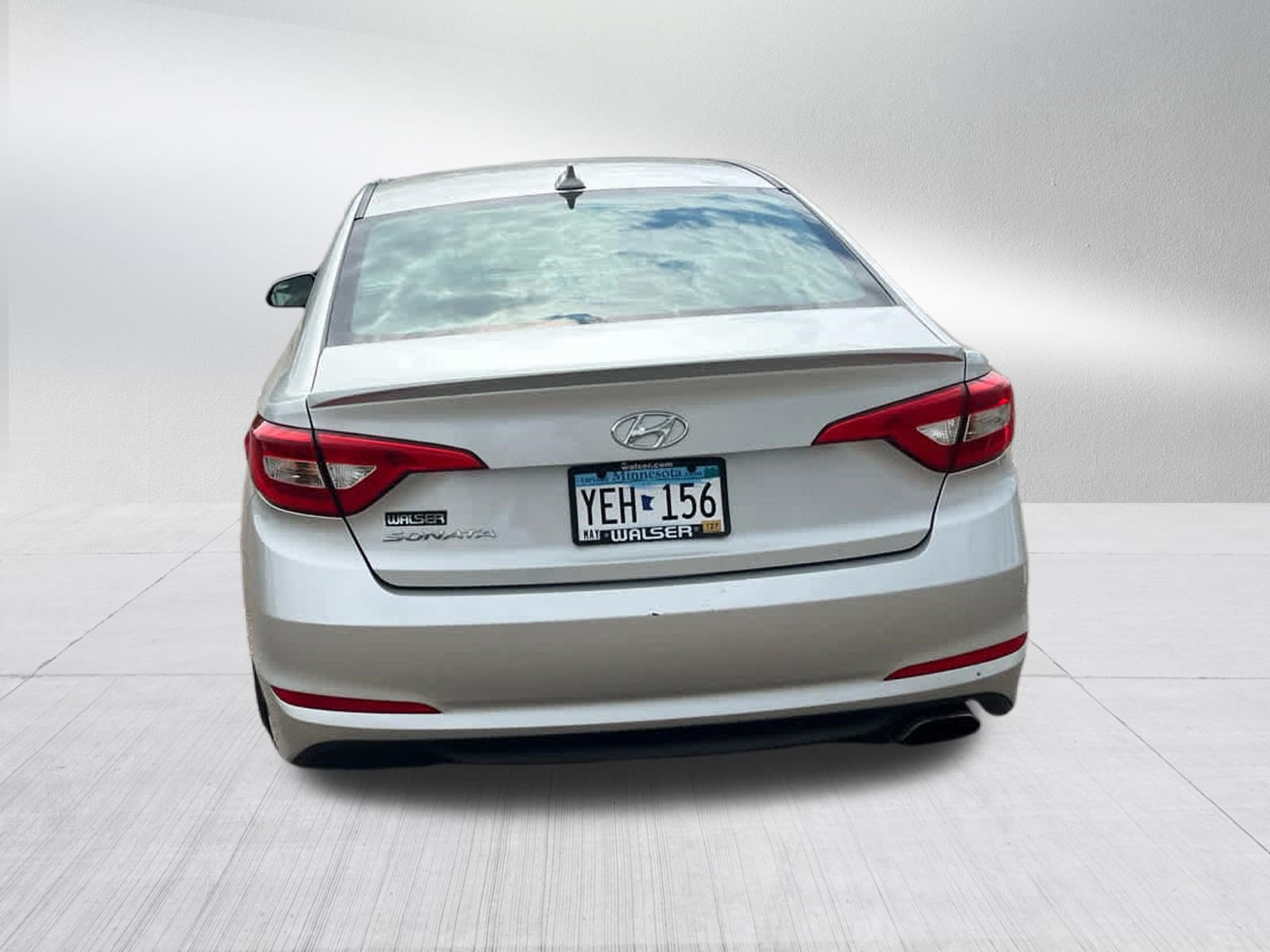 Used 2015 Hyundai Sonata SE w/ Option Group 09 FWD image 5